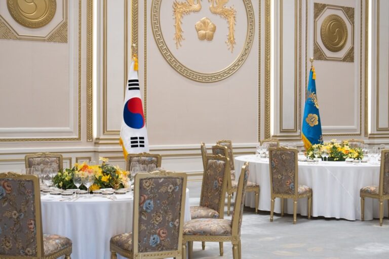 Frankrijk en Marokko werken aan historisch verdrag, Algerije kijkt toe