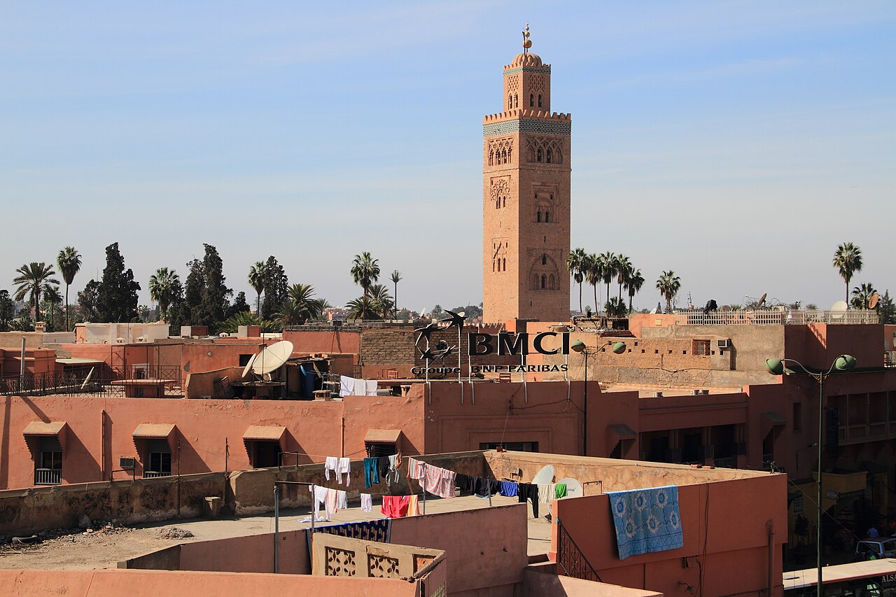 Jemaa el-Fna bij zonsondergang, twee minuten van het riad
