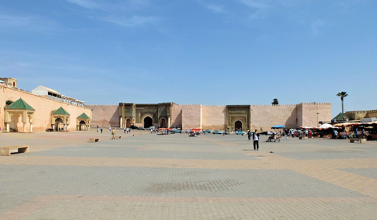 Place El Hedim in Meknes bij daglicht