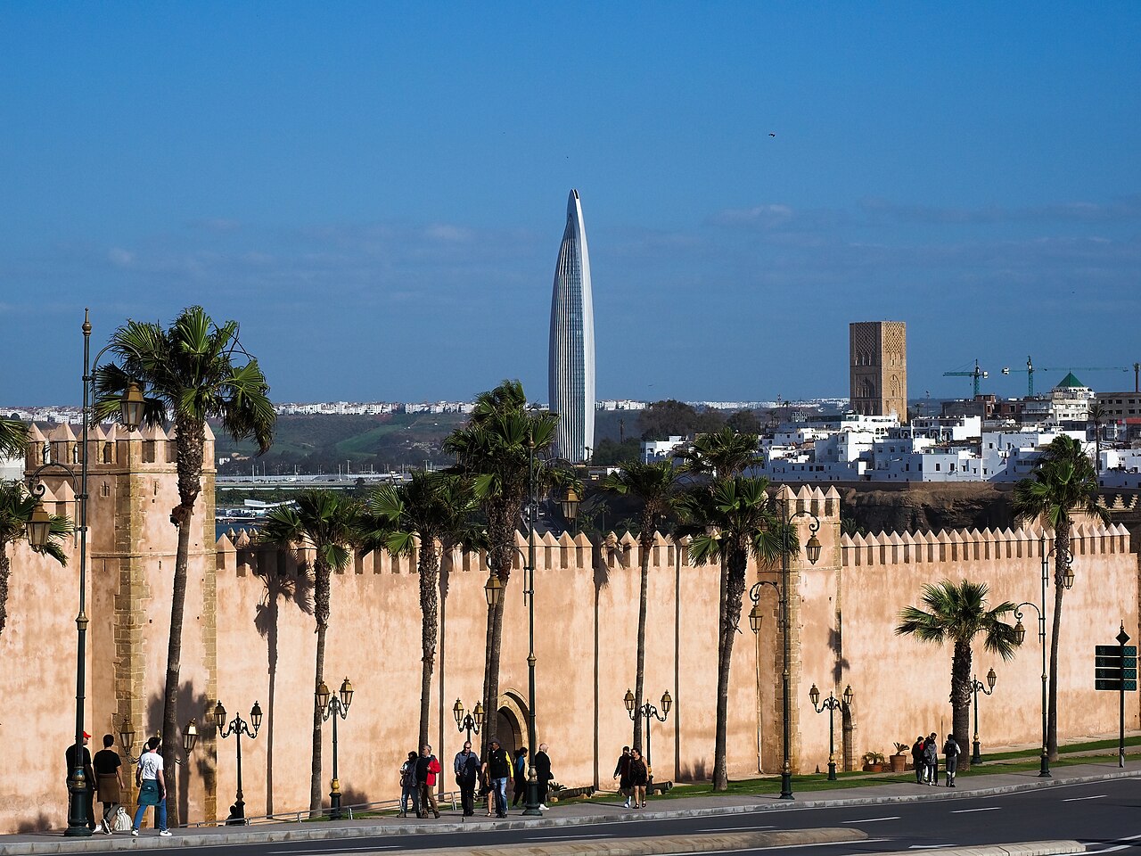 Hassan-toren, het silhouet van Rabat dat je vanuit Hay Riad mist