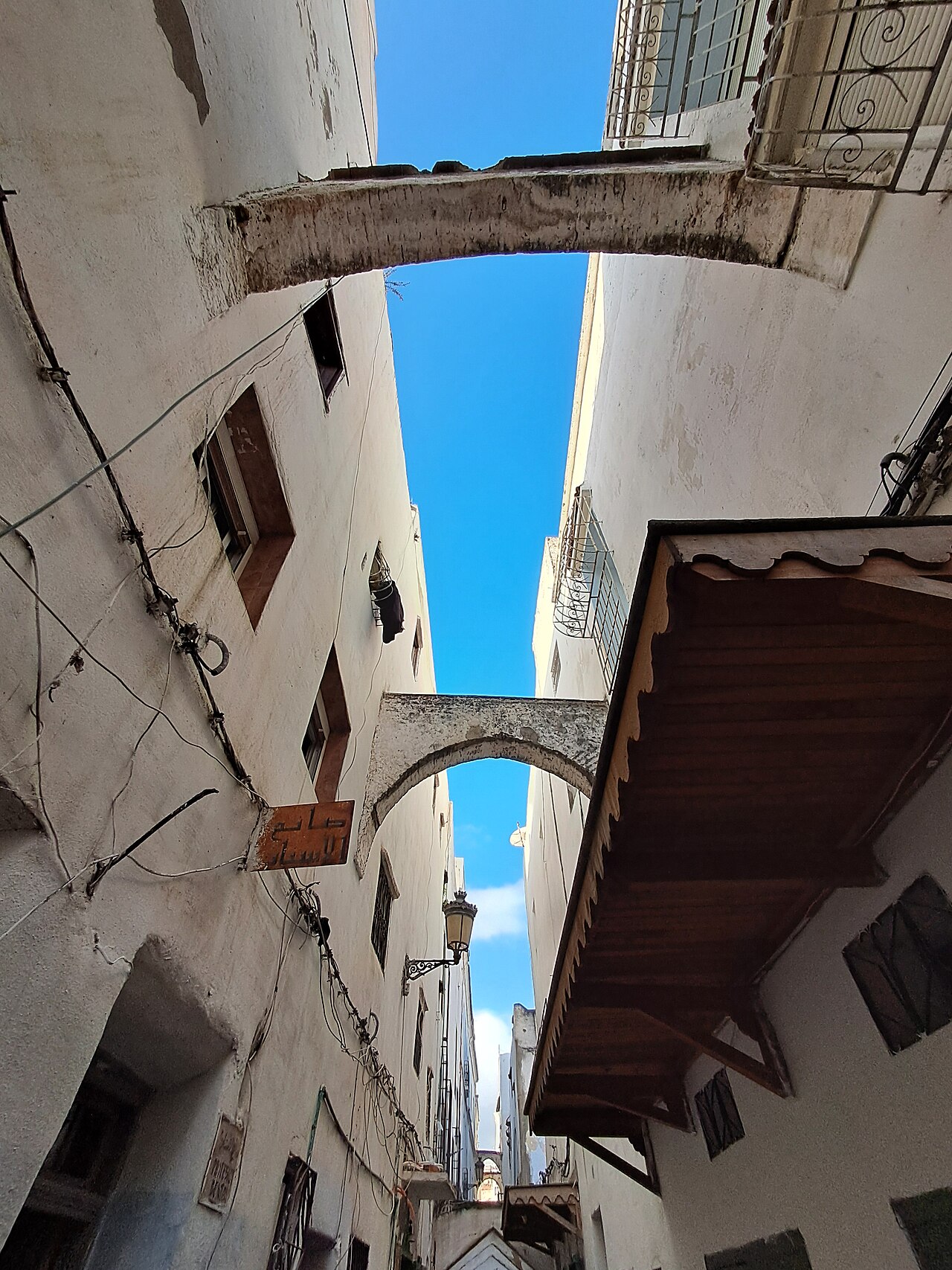 Steeg in de oude medina van Tetouan